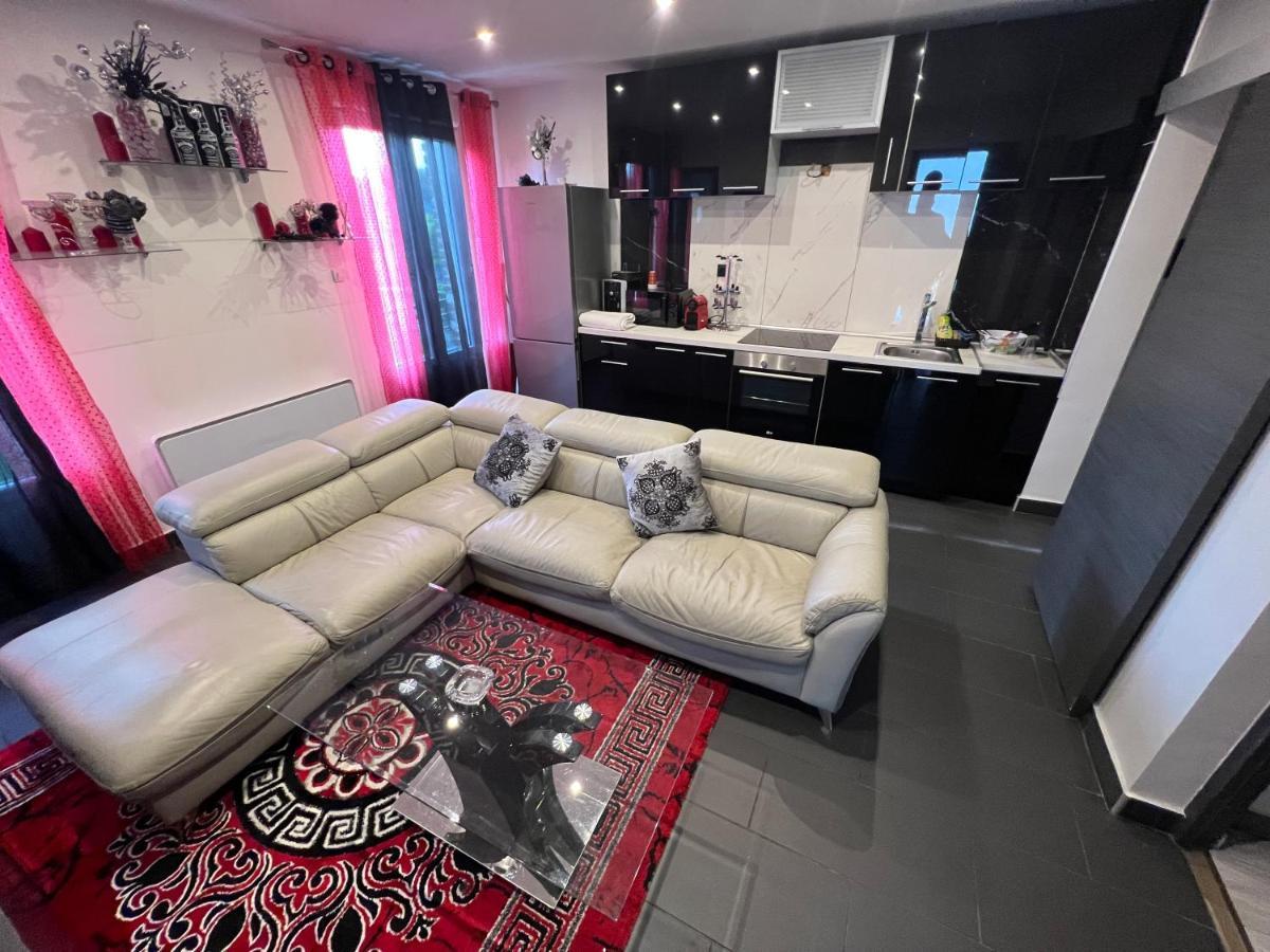 Zekri Appartement Livry-Gargan Buitenkant foto